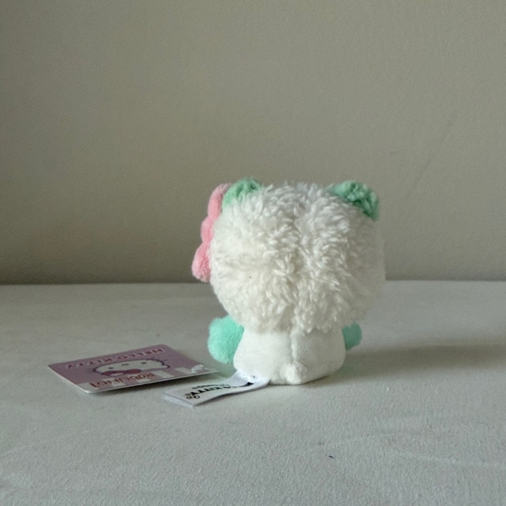 Hello Kitty - Picture 5 of 6